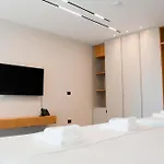 Ilyonis & 酒店