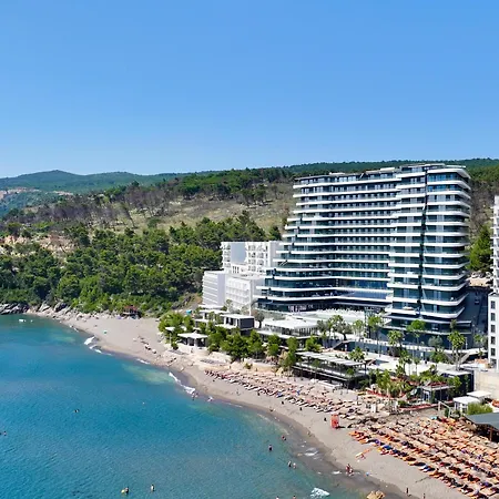 Ilyonis & Hotel 5*
