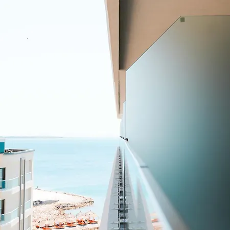Ilyonis & Hotel 5*