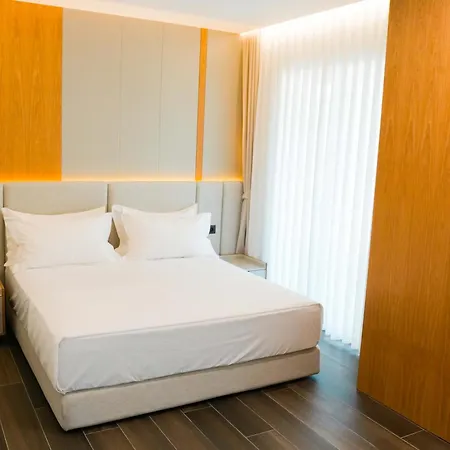 Ilyonis & Hotel