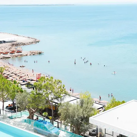 Ilyonis & Hotell Shëngjin