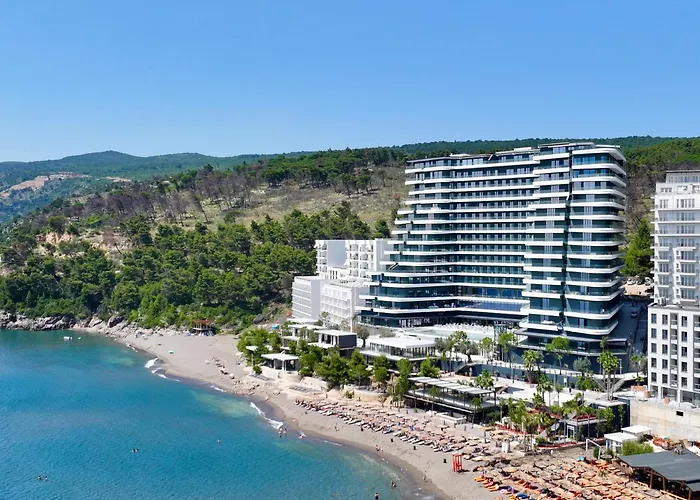 Ilyonis & Hotel 5*
