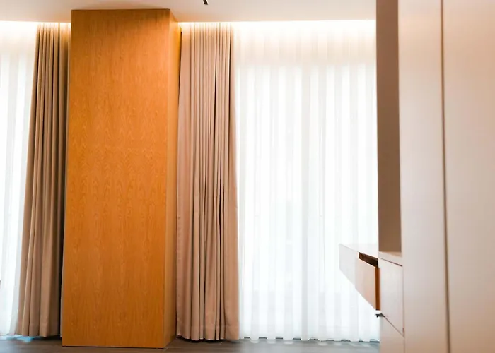 Ilyonis & Hotel Shëngjin