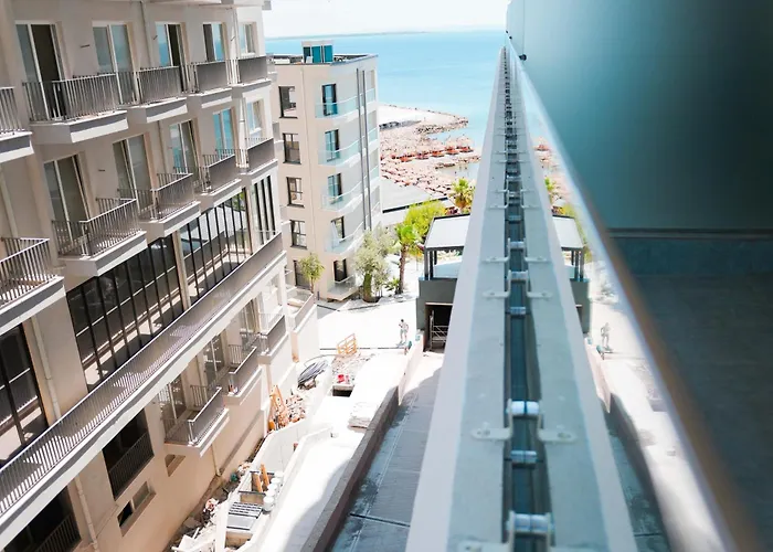 Ilyonis & 5* Shëngjin