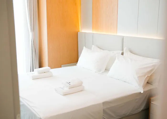 Ilyonis & Hotel Shëngjin